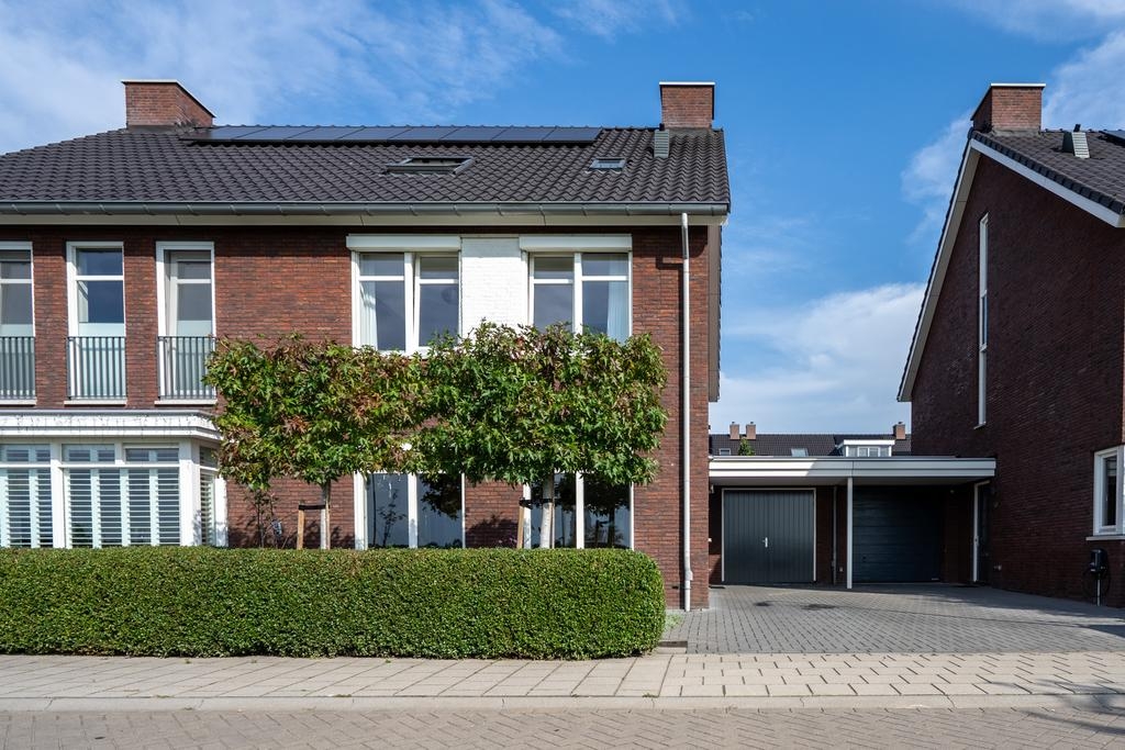 Bruine Eikenpage 60, Tiel