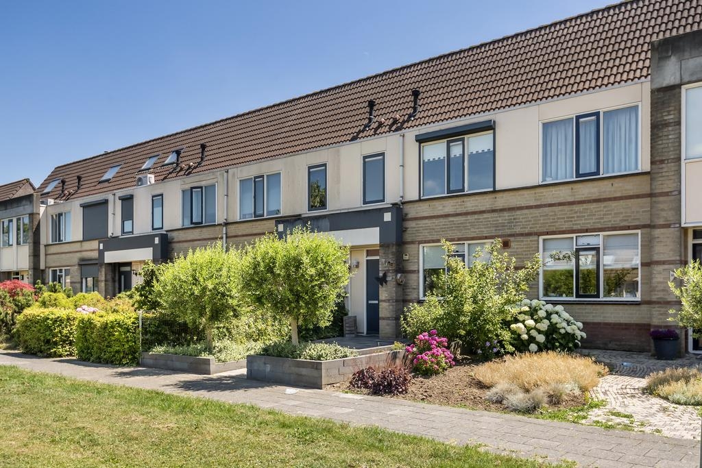 Ereprijs 18, Tiel