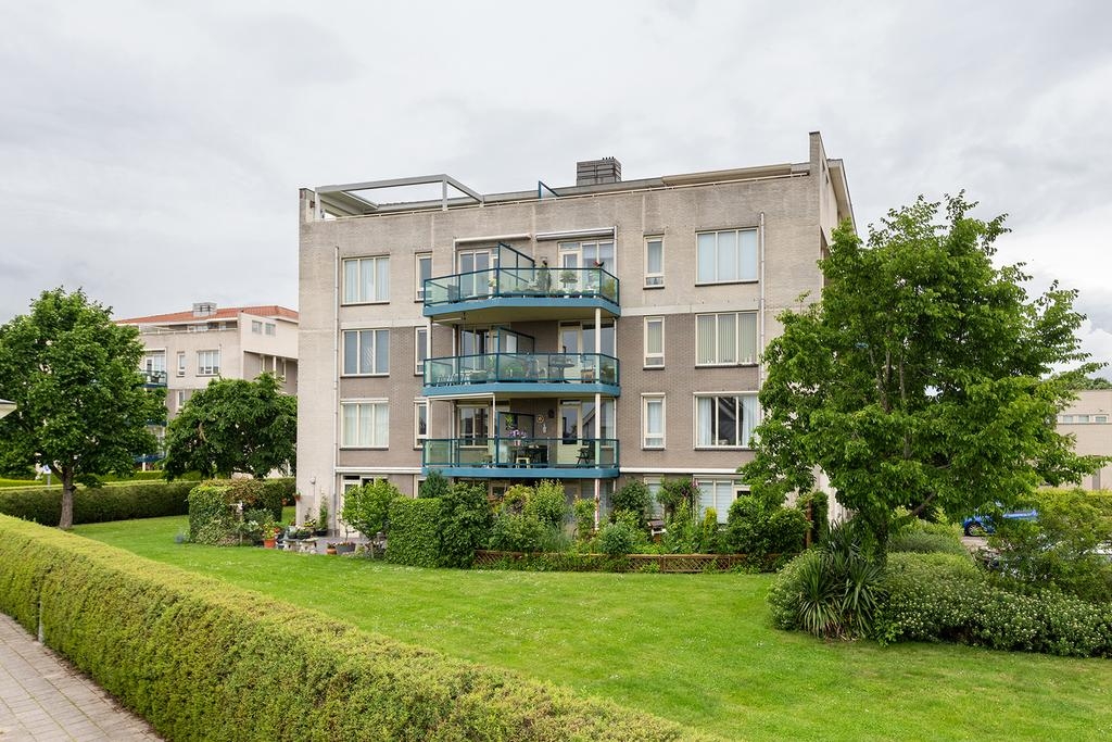 Sering 24, Tiel