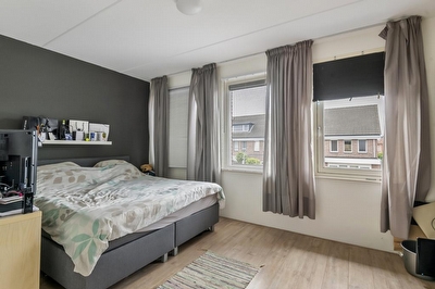 Aardbeivlinder 112, Tiel