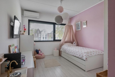 Aardbeivlinder 46, Tiel