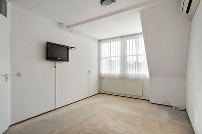 Alkmene 13, Tiel