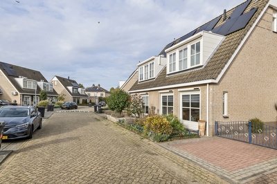Alkmene 13, Tiel