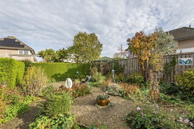 Alkmene 13, Tiel