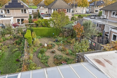 Alkmene 13, Tiel