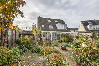 Alkmene 13, Tiel