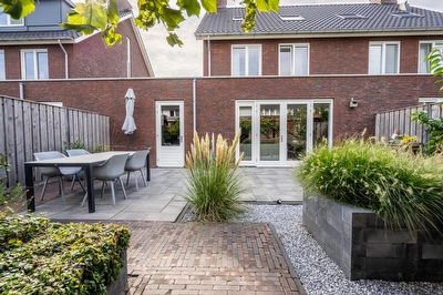 Bruine Eikenpage 60, Tiel