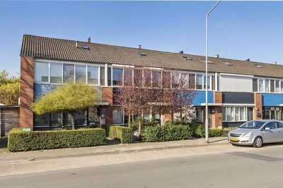 De Hennepe 482, Tiel