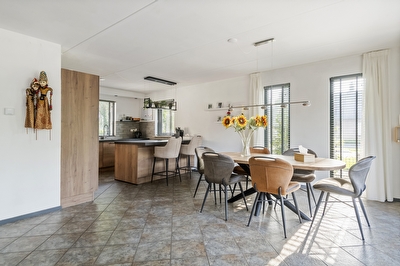 Dijkgraaf de Leeuwweg 5, Alphen