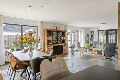 Dijkgraaf de Leeuwweg 5, Alphen