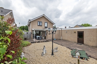 Dijkstraat 4 a, Beneden-Leeuwen