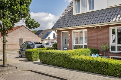 Hogeweidseweg 58, Tiel