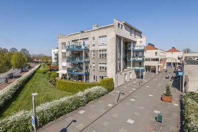 Jasmijn 20, Tiel
