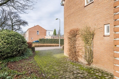 Julianalaan 26, Tiel