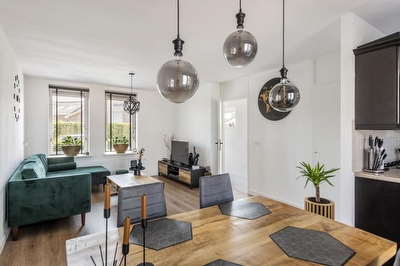 Karnheuvelsestraat 6, Est