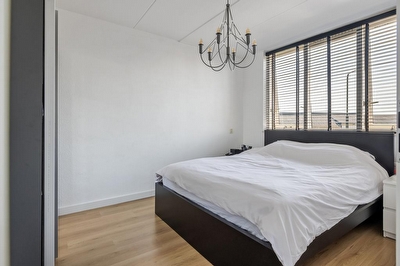 Karnheuvelsestraat 6, Est