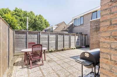Karnheuvelsestraat 6, Est