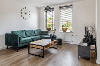 Karnheuvelsestraat 6, Est
