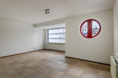 Kolblei 25, Tiel