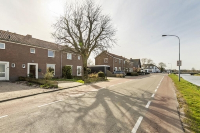 Lingedijk 35, Wadenoijen