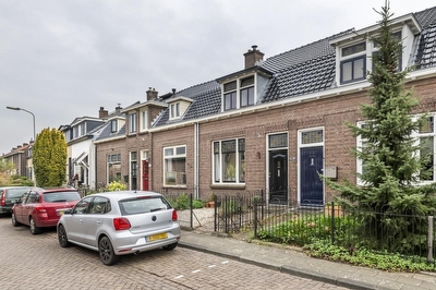 Nachtegaallaan 42, Tiel