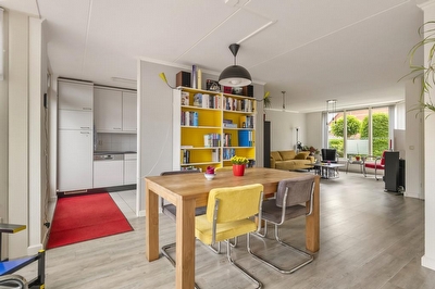Ranonkel 16, Tiel
