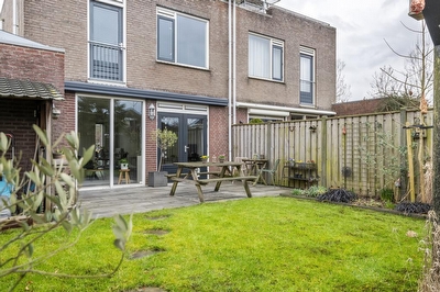 Schilfgaarde 28, Tiel