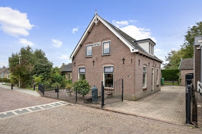 Secr. Janssenstraat 2, Heerewaarden