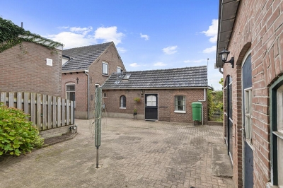 Secr. Janssenstraat 2, Heerewaarden