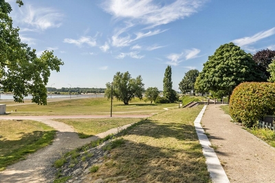 Tolhuiswal 1, Tiel