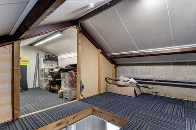 Tollenhof 27, Kesteren