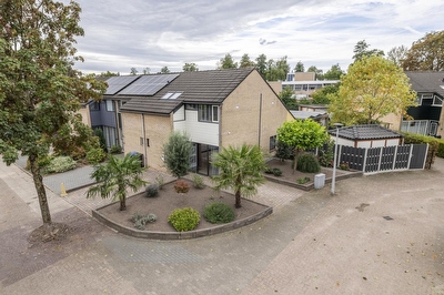 Tollenhof 27, Kesteren