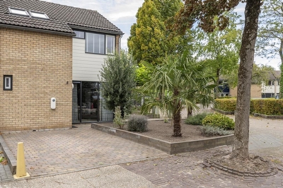 Tollenhof 27, Kesteren