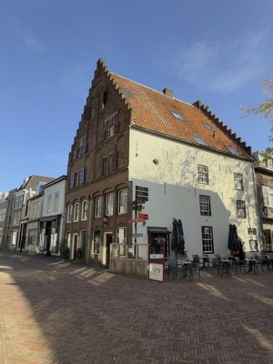Weerstraat 47, Tiel