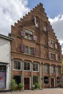 Weerstraat 47, Tiel