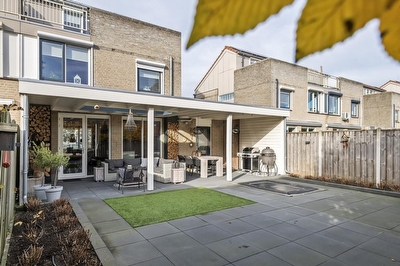Zonnedauw 51, Tiel